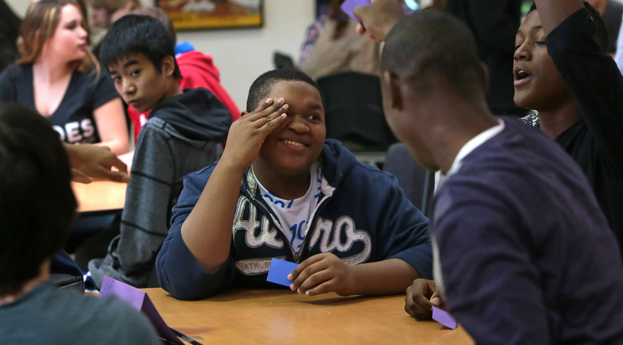 
    Newsela | Thousands of students work to make middle school lunchrooms friendlier
  