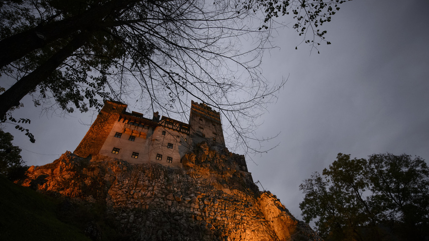 Newsela Una Noche En El Castillo De Bran Buenas Noches Que Descanse Y Que Los Vampiros No Lo Alcancen
