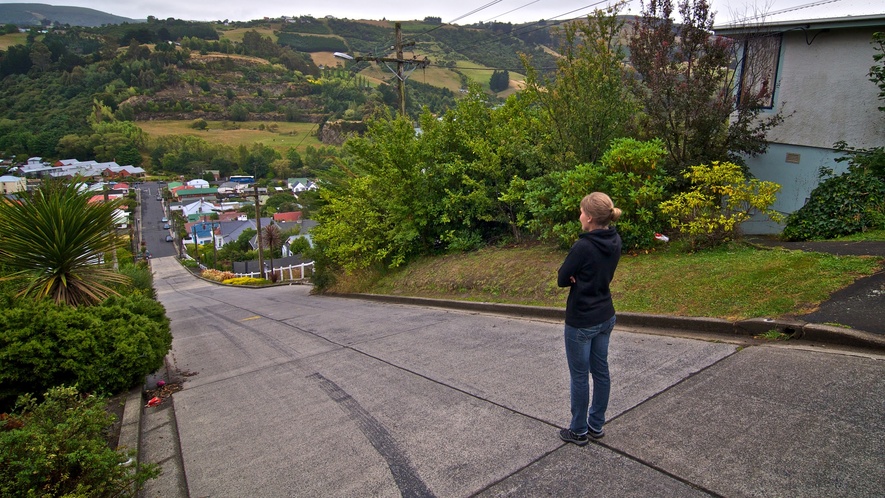 Image 1. Baldwin Street in Dunedin, New Zealand, draws in thousands of tourists a year since being crowned the steepest street in the world by Guinness World Records. Photo by: Macronix/Flickr